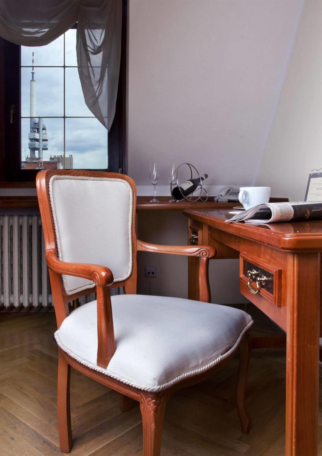Louren Hotel Prag Værelse billede